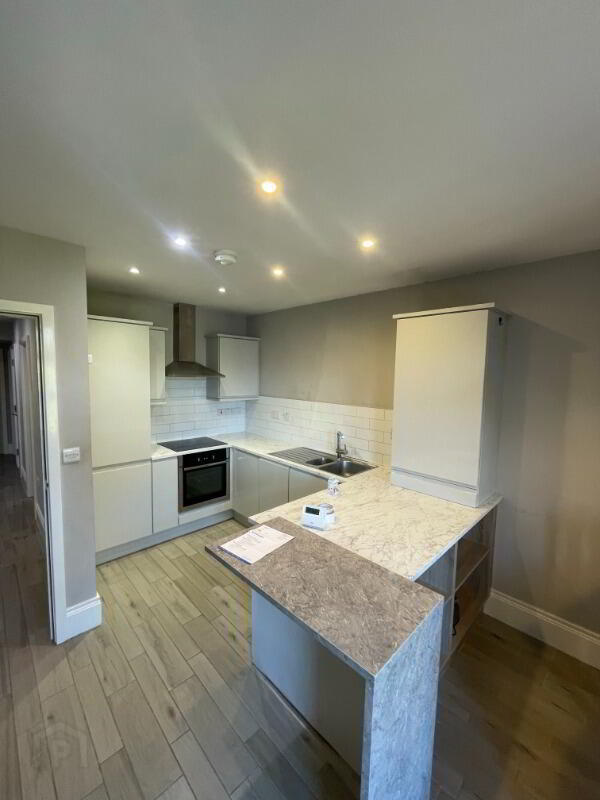 Apt 3, 34 Wellington Park 6 of 13