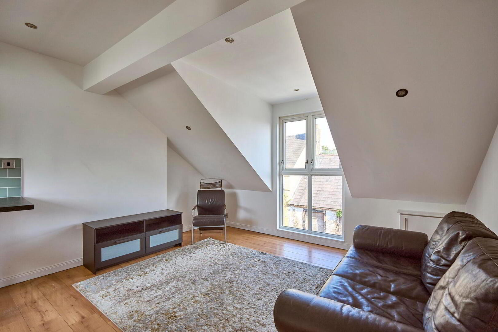 21b King Street 10 of 18