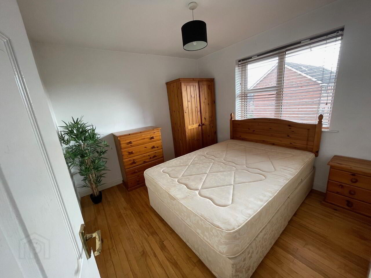60 Ardenlee Crescent 5 of 9