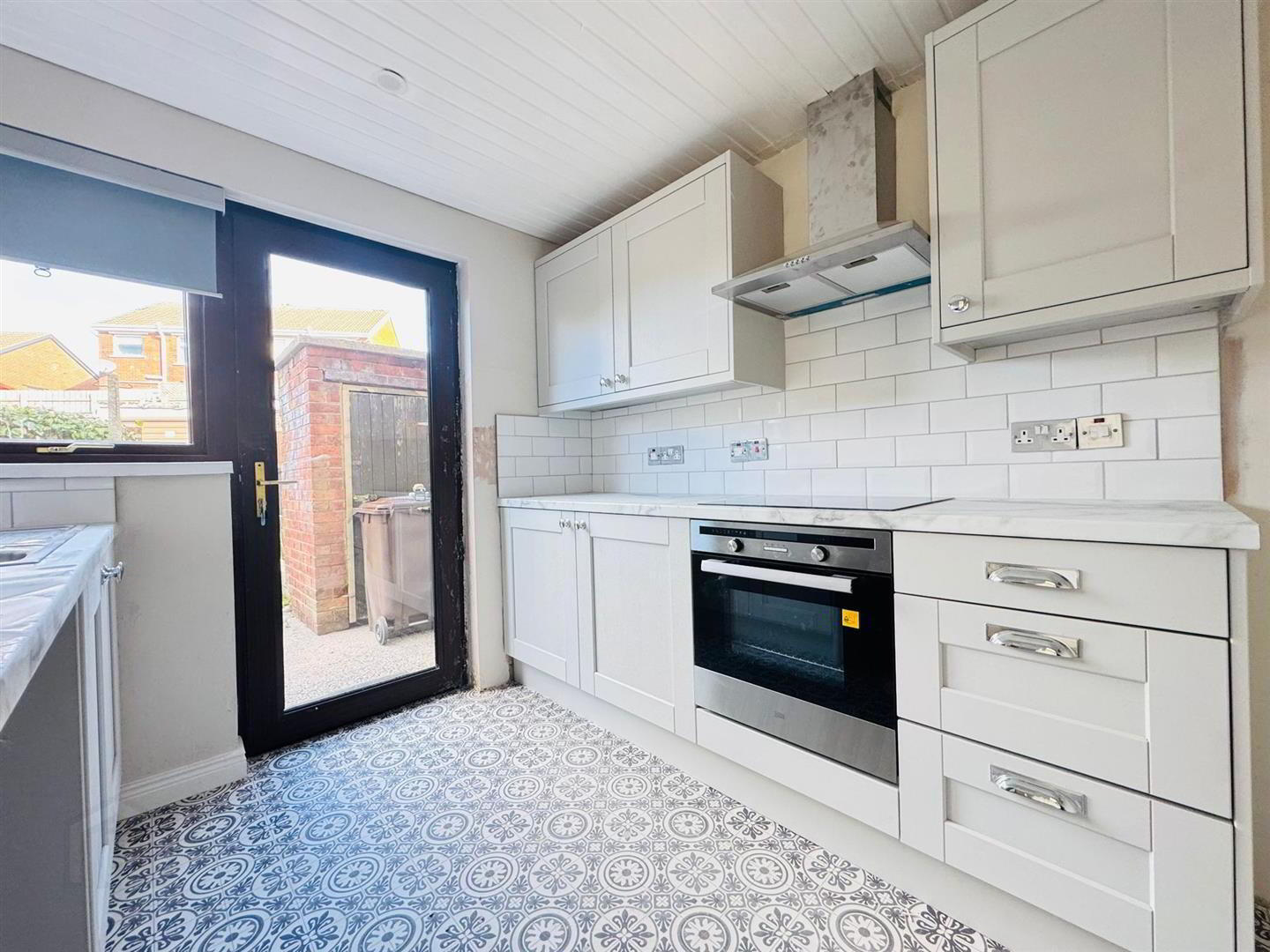 42 Queens Avenue 6 of 15