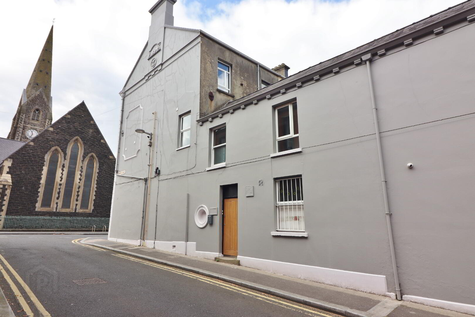 1b Church Walk 2 of 11