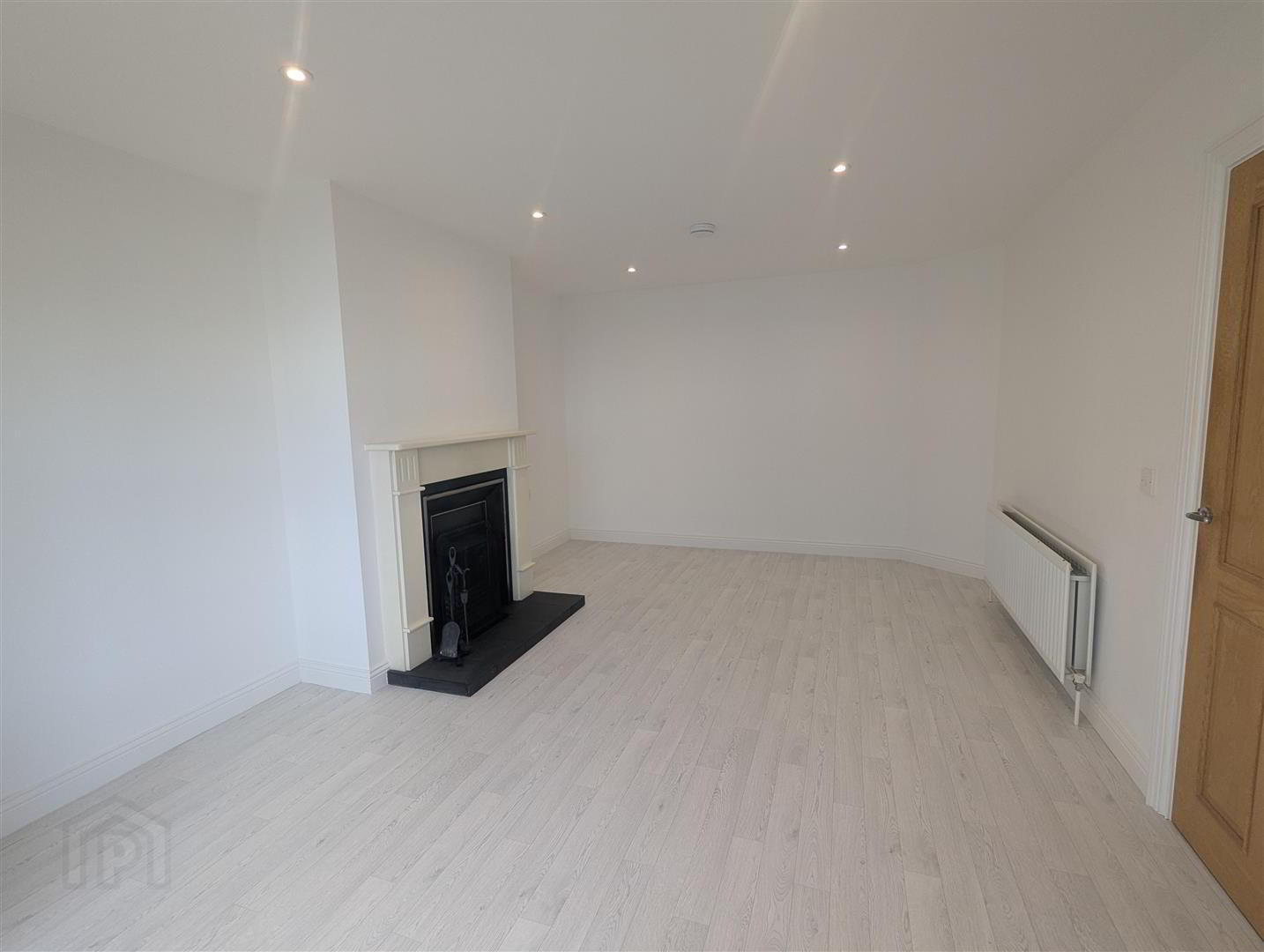 6 Edenmore Crescent 4 of 17