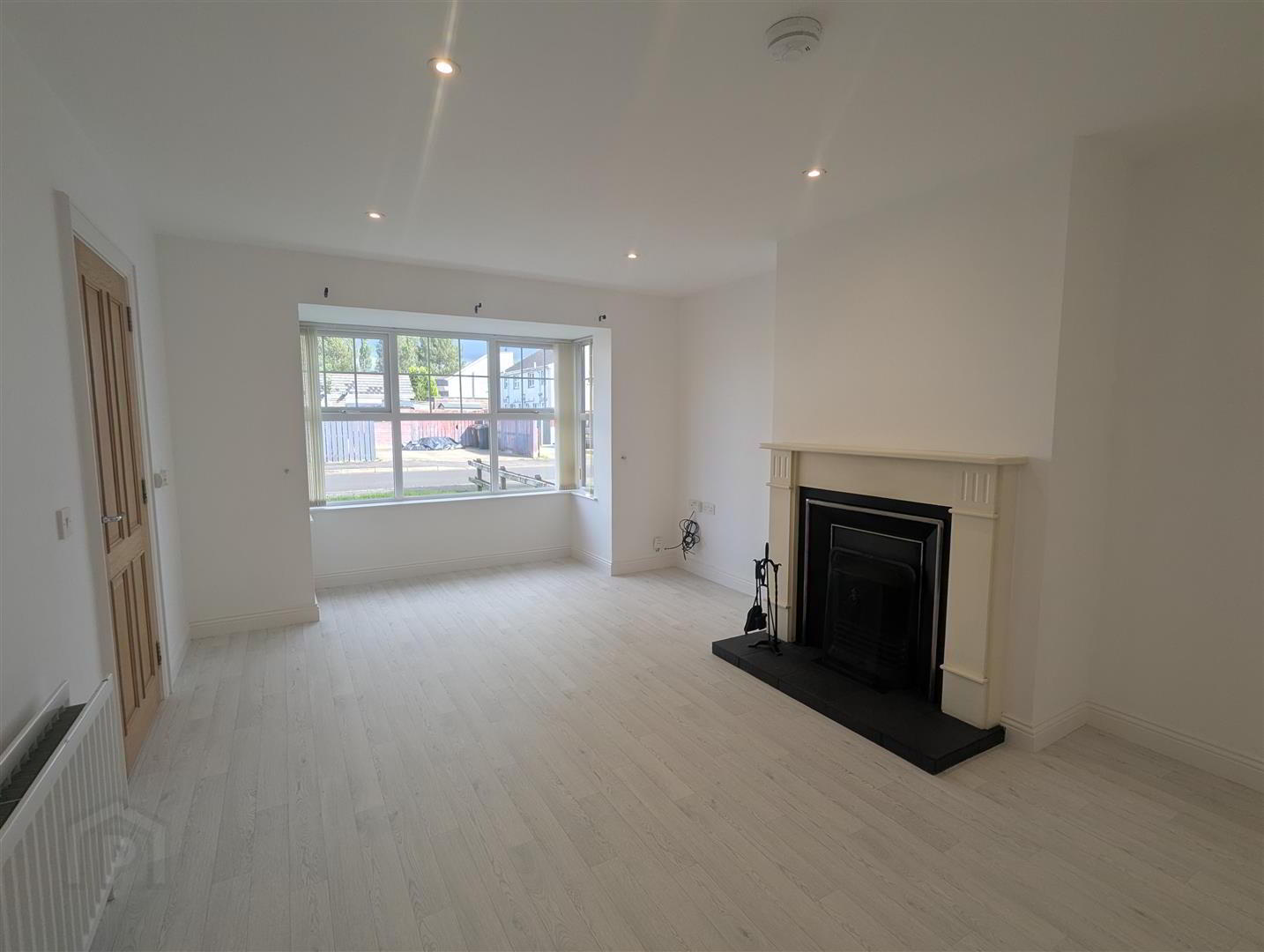 6 Edenmore Crescent 1 of 17