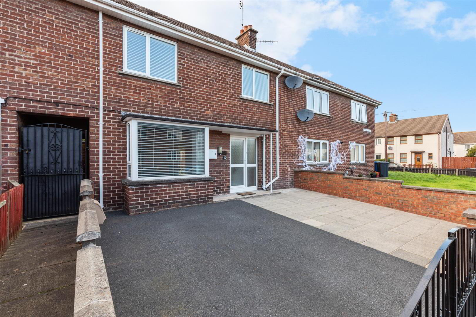 1 Shimna Close 3 of 28
