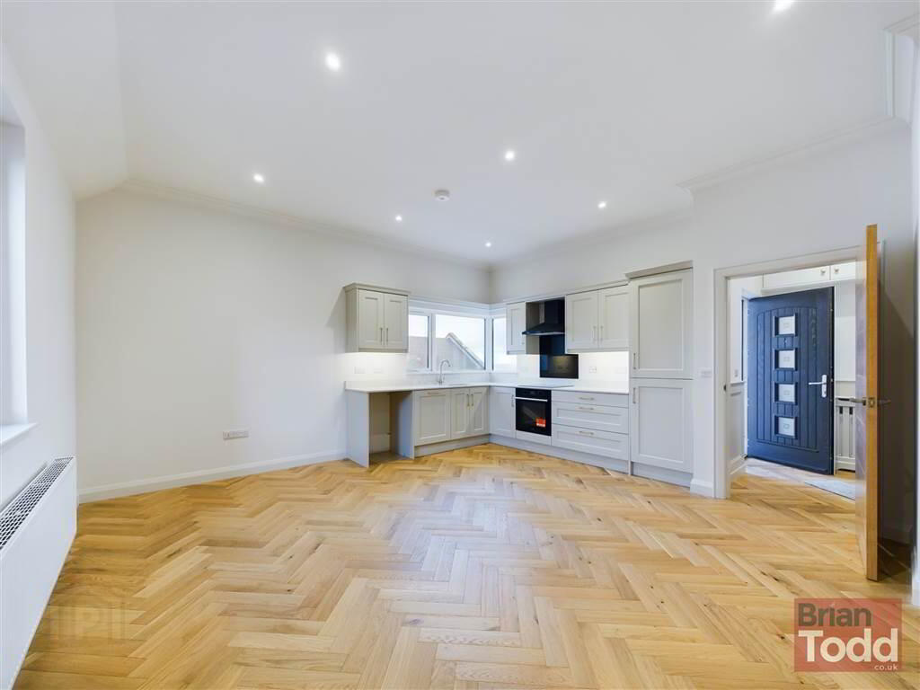 5 Harbour Road 2 of 8