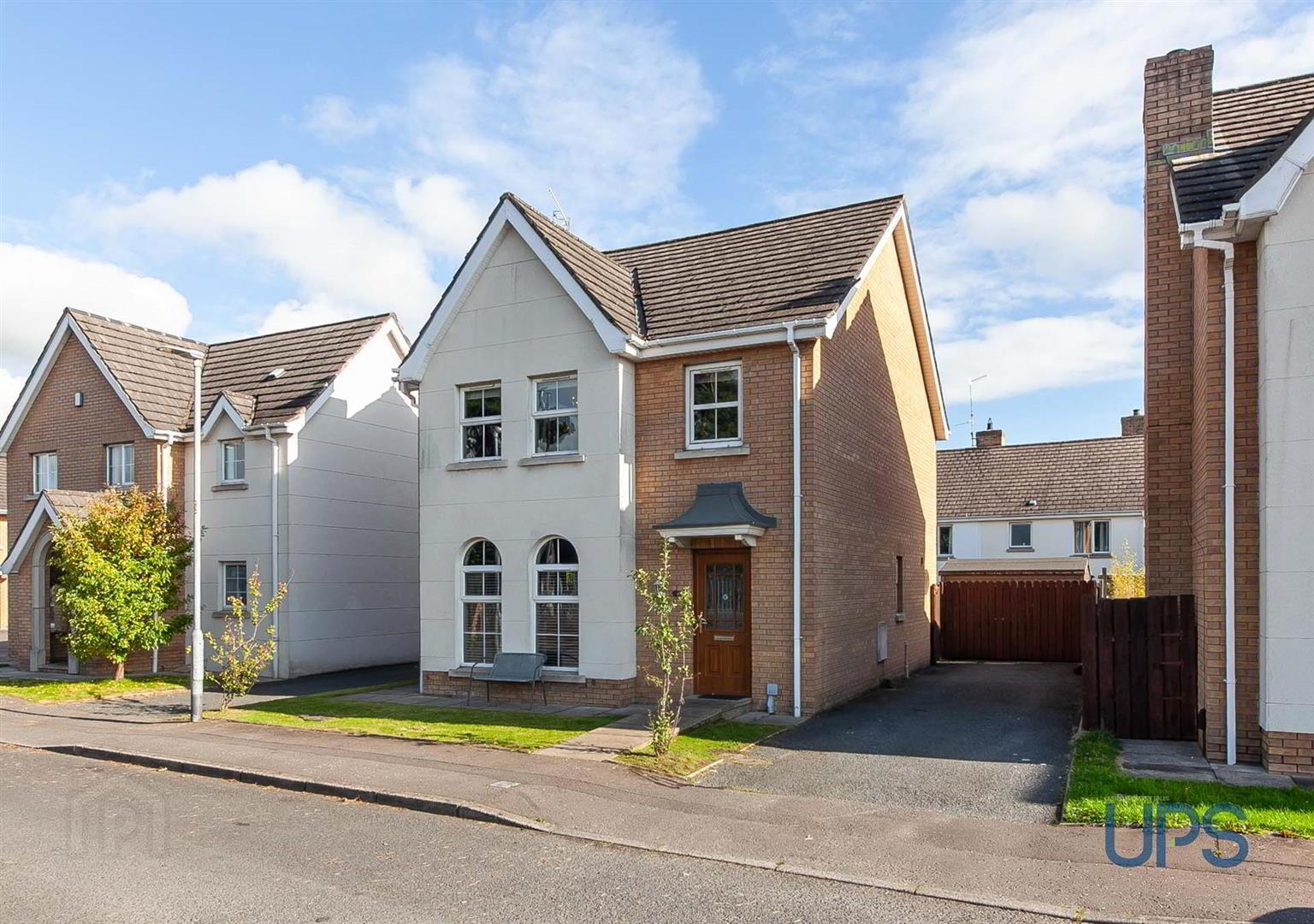12 Mayfield Square 1 of 34
