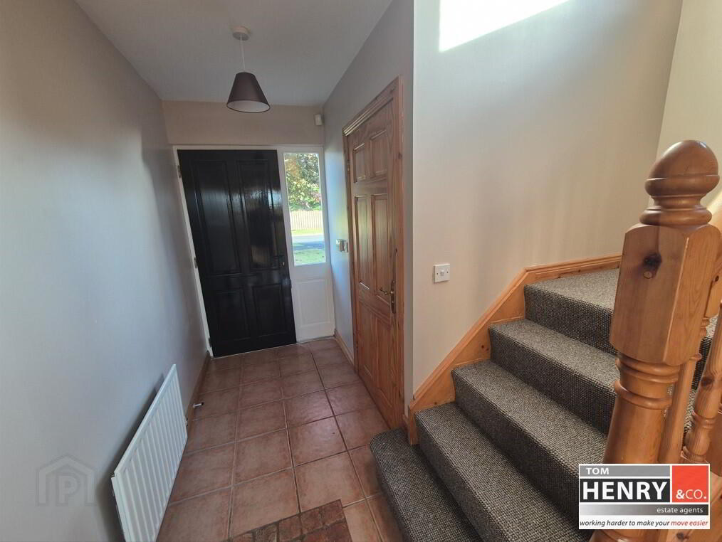 22 Hollyfields 2 of 17