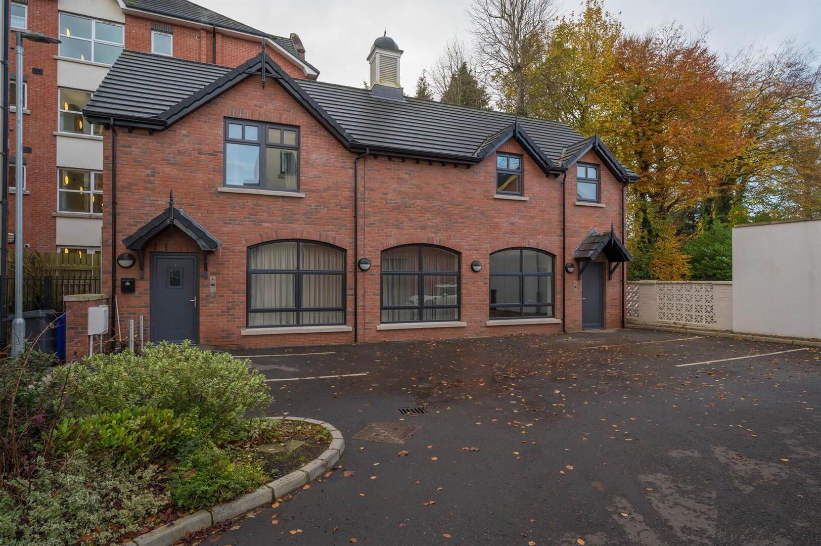 4b Annadale Avenue 1 of 13