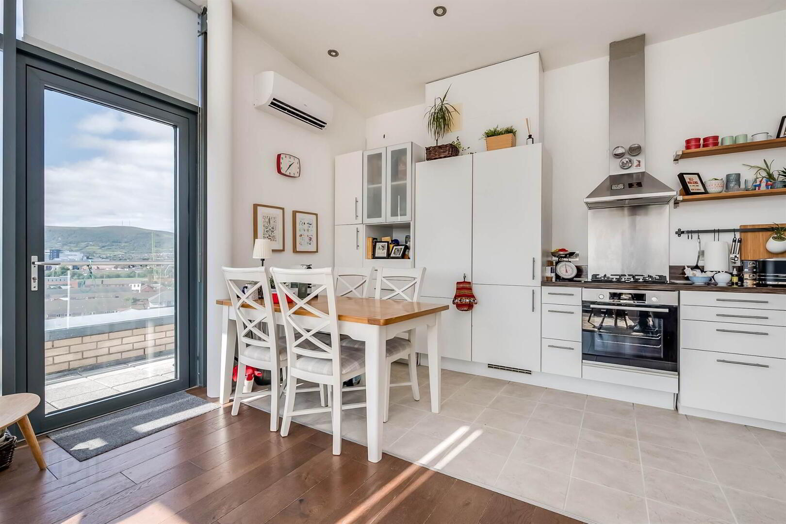 Apt 120 Victoria Place, 20 Wellwood Street 7 of 17