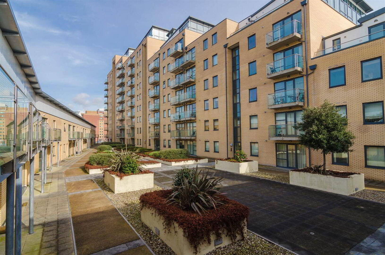 Apt 120 Victoria Place, 20 Wellwood Street 1 of 17