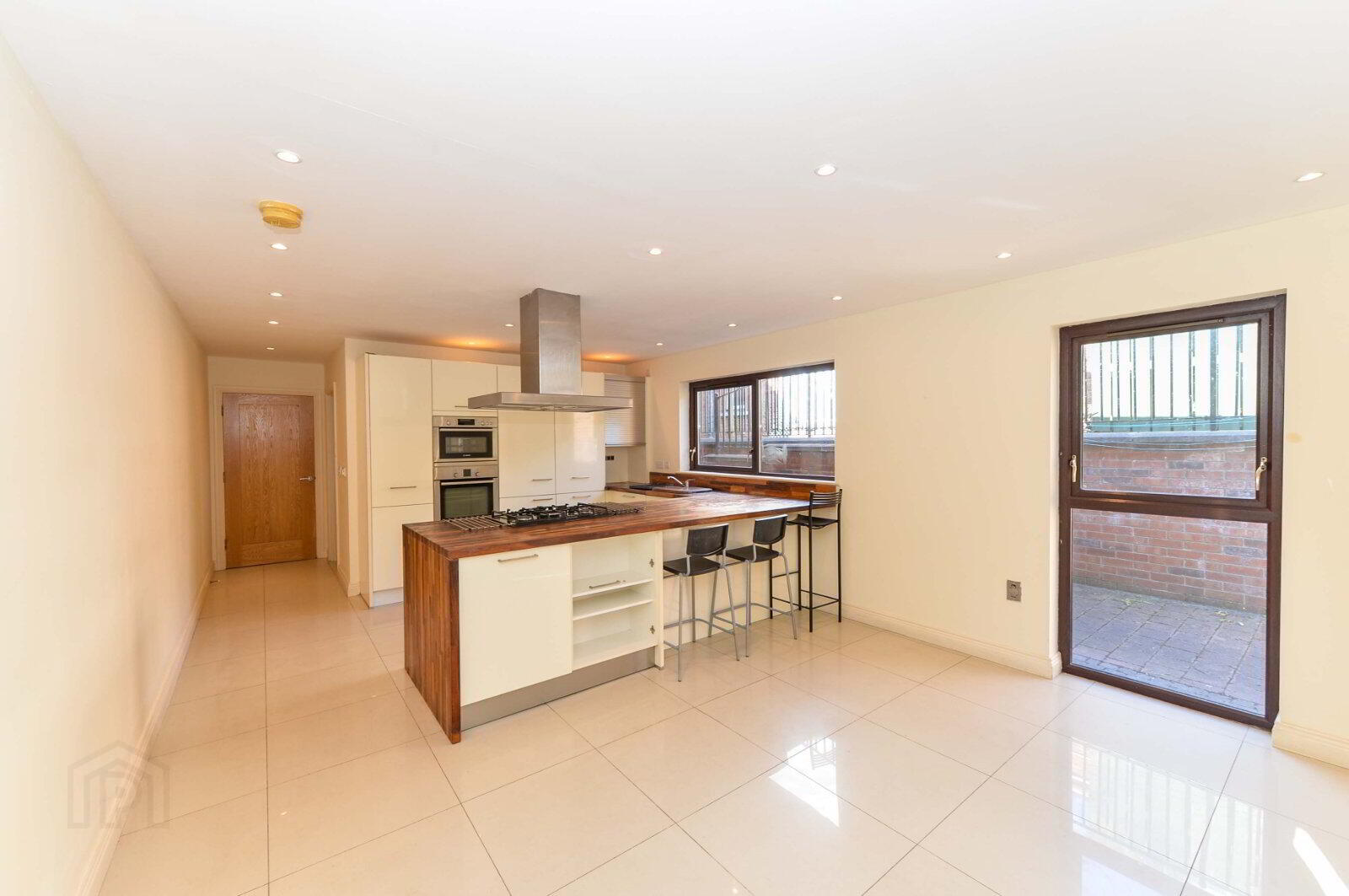 34 Knightsbridge Park 11 of 22