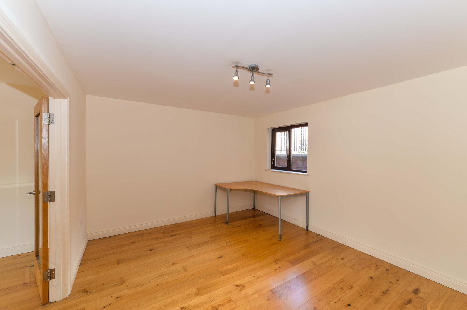 34 Knightsbridge Park 6 of 22