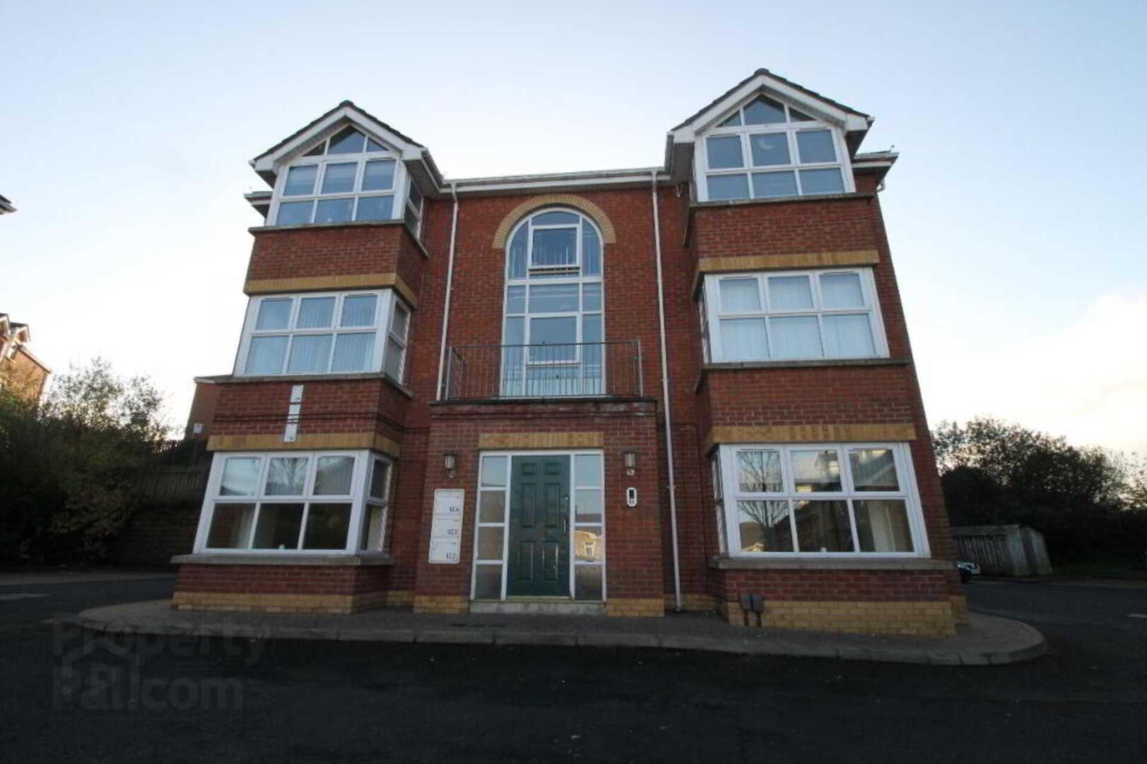 102 Ardgrange 1 of 11