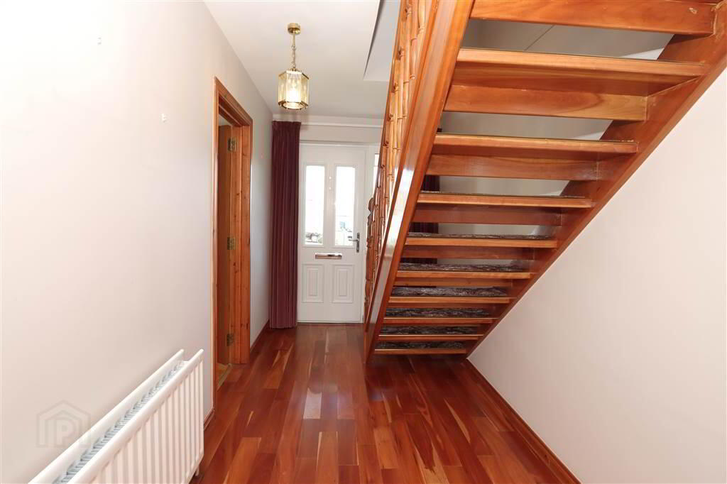 14 Barnet Close 3 of 24
