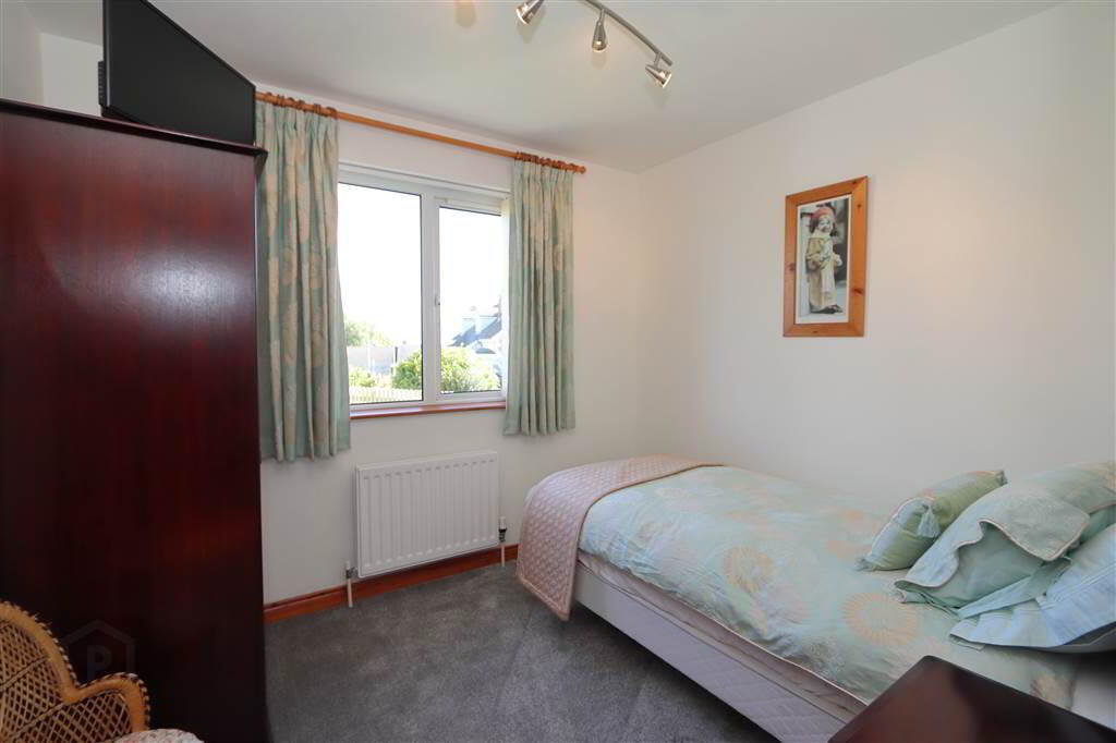 14 Barnet Close 13 of 24