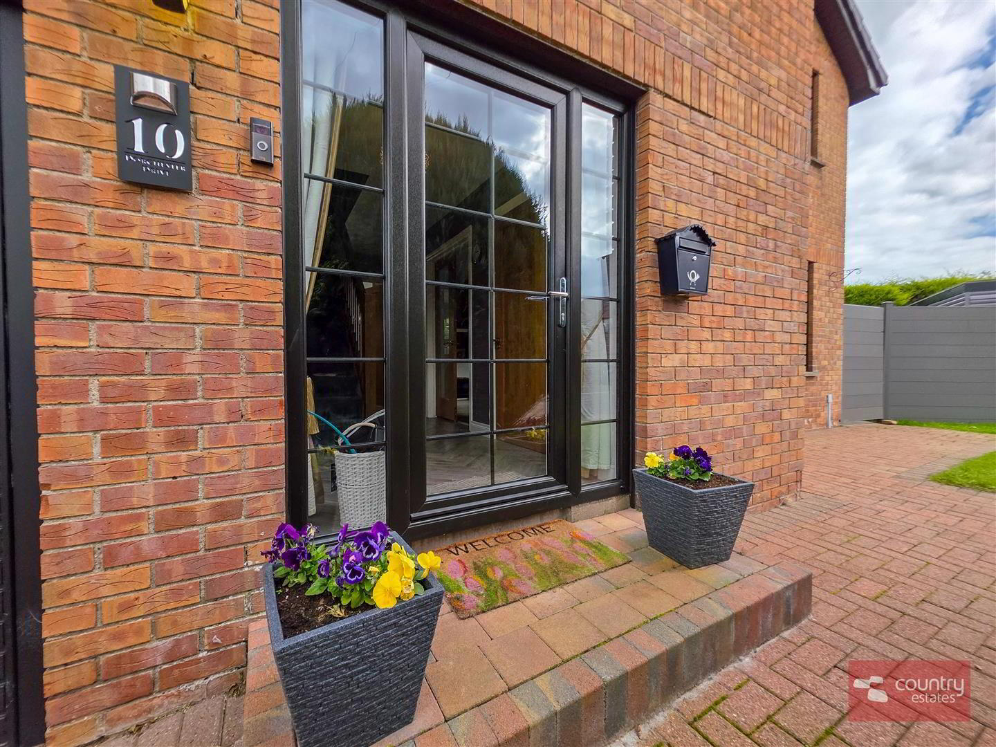 10 Dorchester Drive 3 of 47