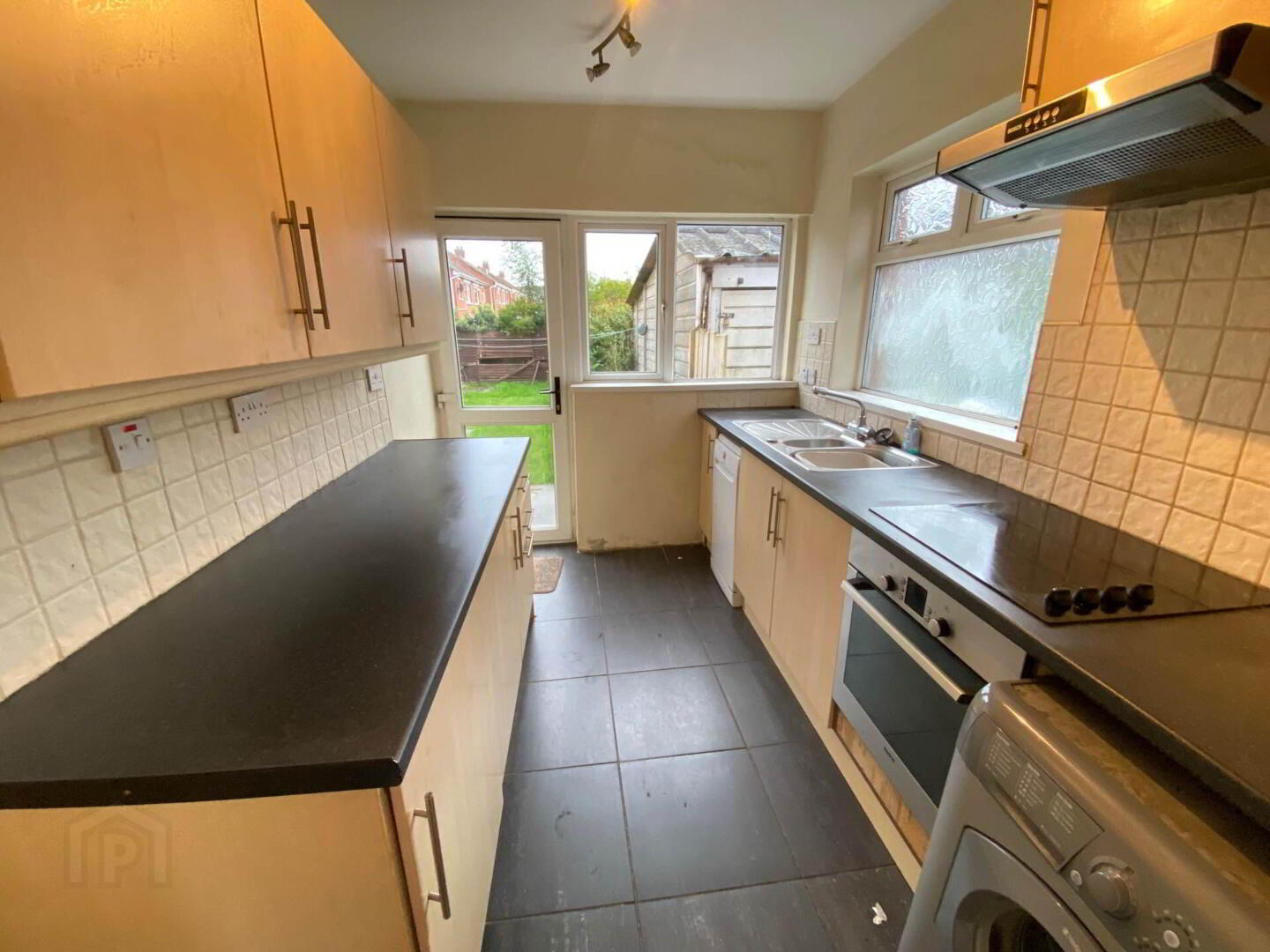 51 Stirling Avenue 4 of 8