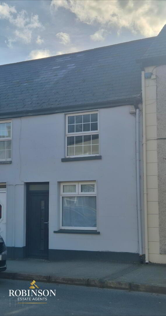 3 Bedroom Townhouse, Main Street 1 of 9