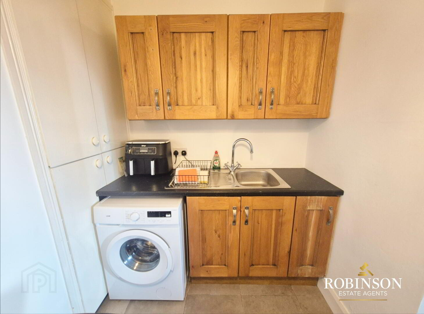 3 Bedroom Townhouse, Main Street 3 of 9