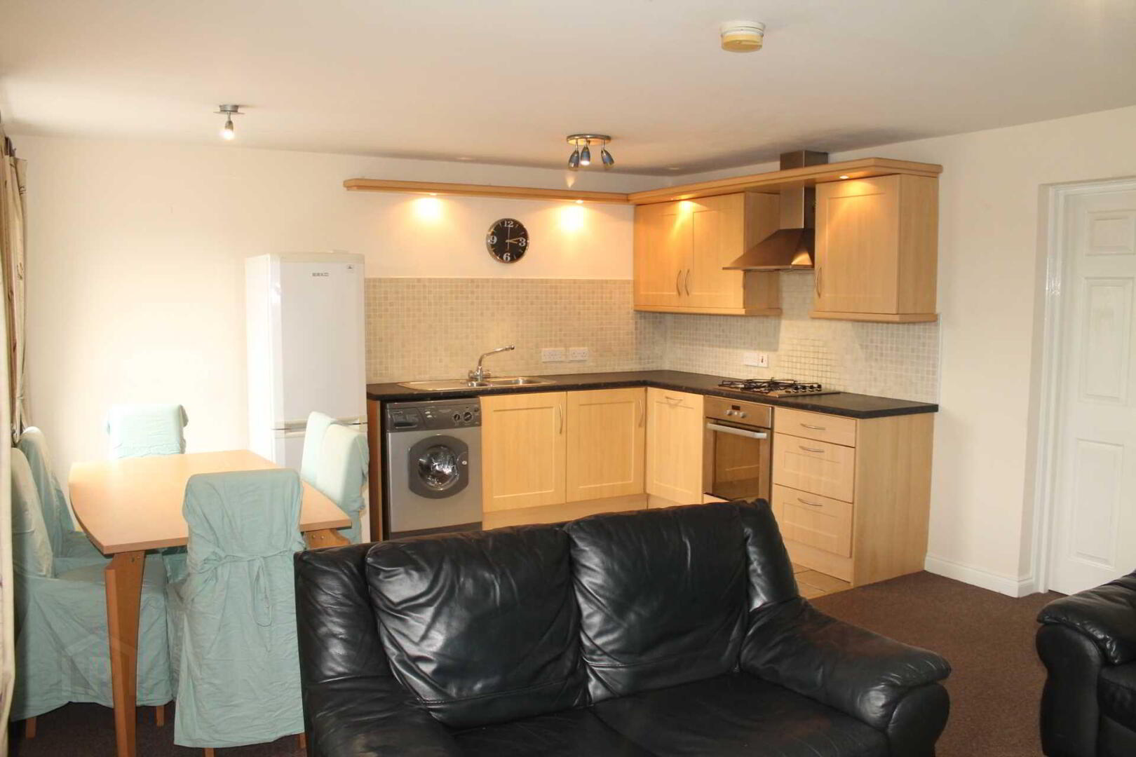 Apt 27 The Courtyard, Castlereagh Road 3 of 15
