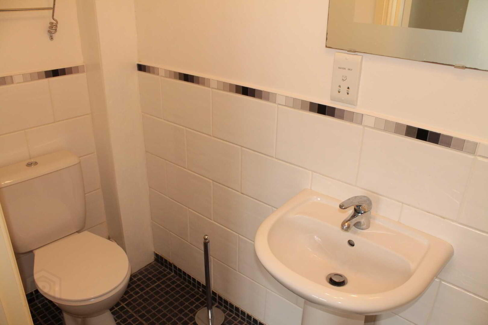 Apt 27 The Courtyard, Castlereagh Road 10 of 15