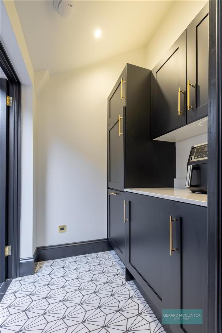 48 Rushfield Avenue 37 of 64