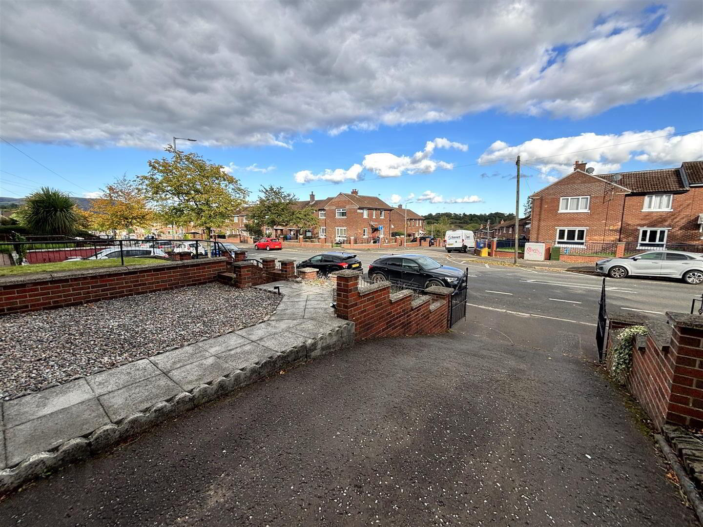 142 West Circular Road 3 of 26