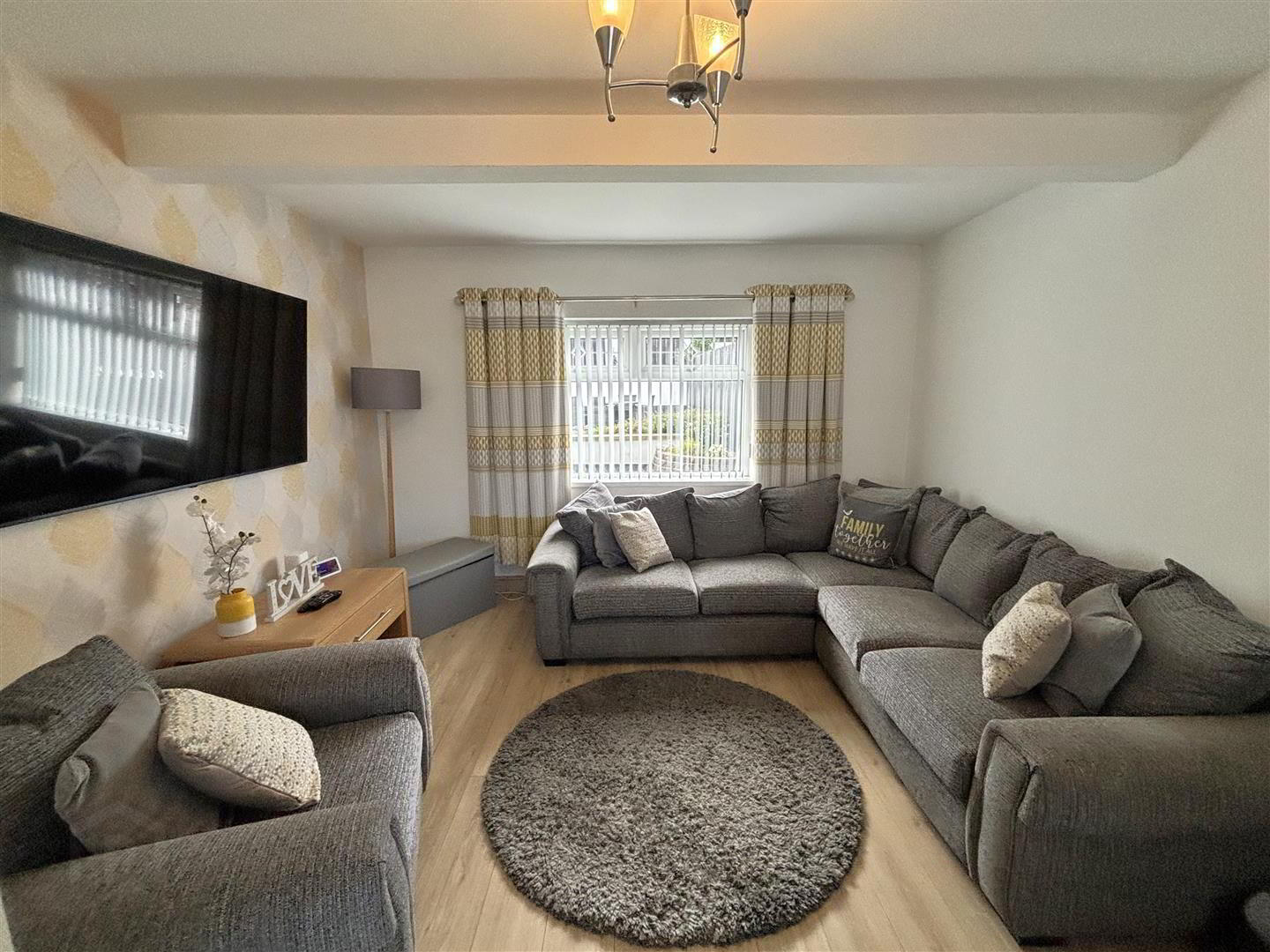 142 West Circular Road 7 of 26