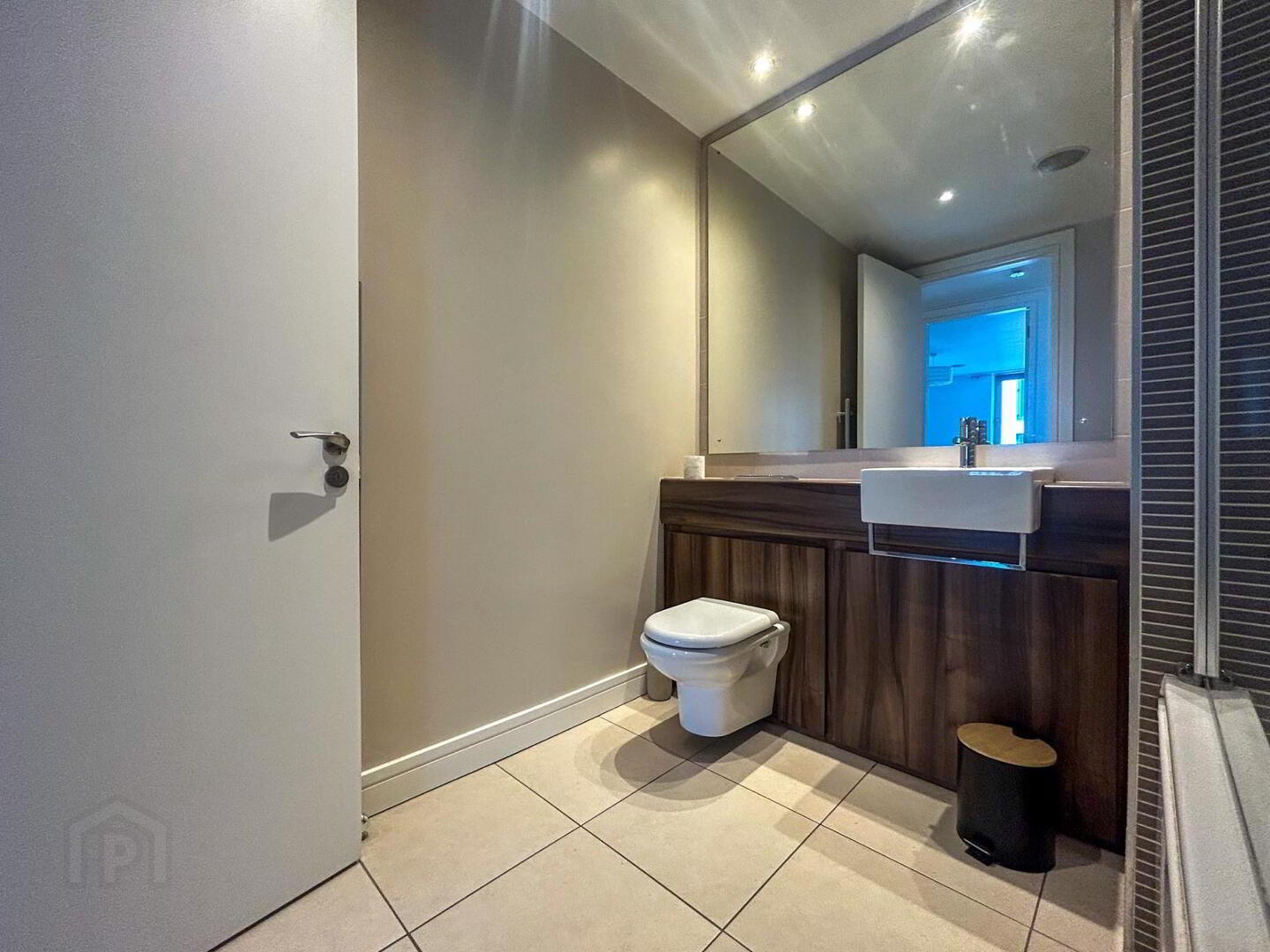 Apartment 5.35 The Arc 2e Queens Road 8 of 9