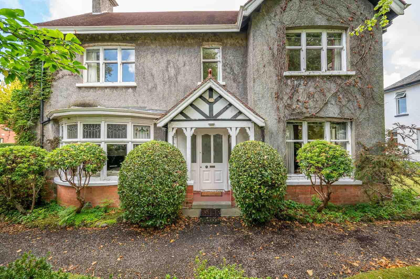 22 Myrtlefield Park 3 of 39