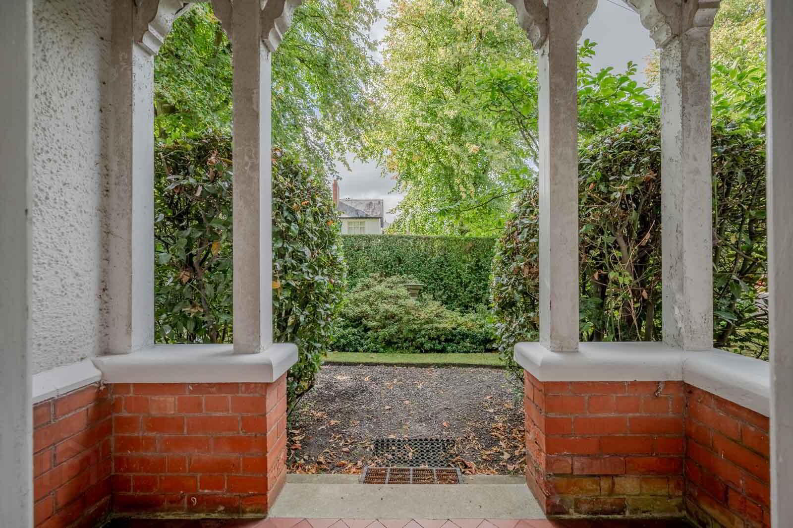 22 Myrtlefield Park 5 of 39
