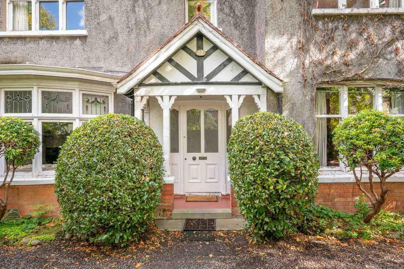 22 Myrtlefield Park 4 of 39