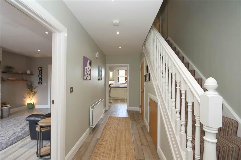 25 Manor Lane 6 of 34