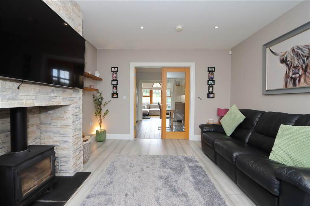 25 Manor Lane 9 of 34