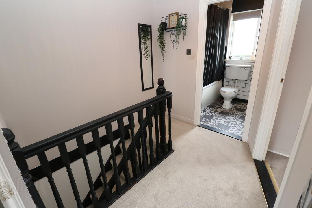 31 Cedarfield Close 15 of 29