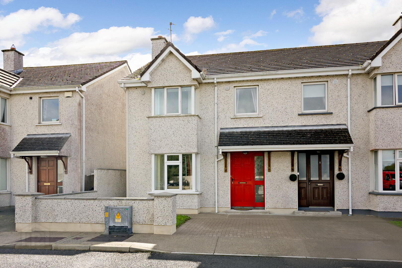 2 Oakfield Court 1 of 20