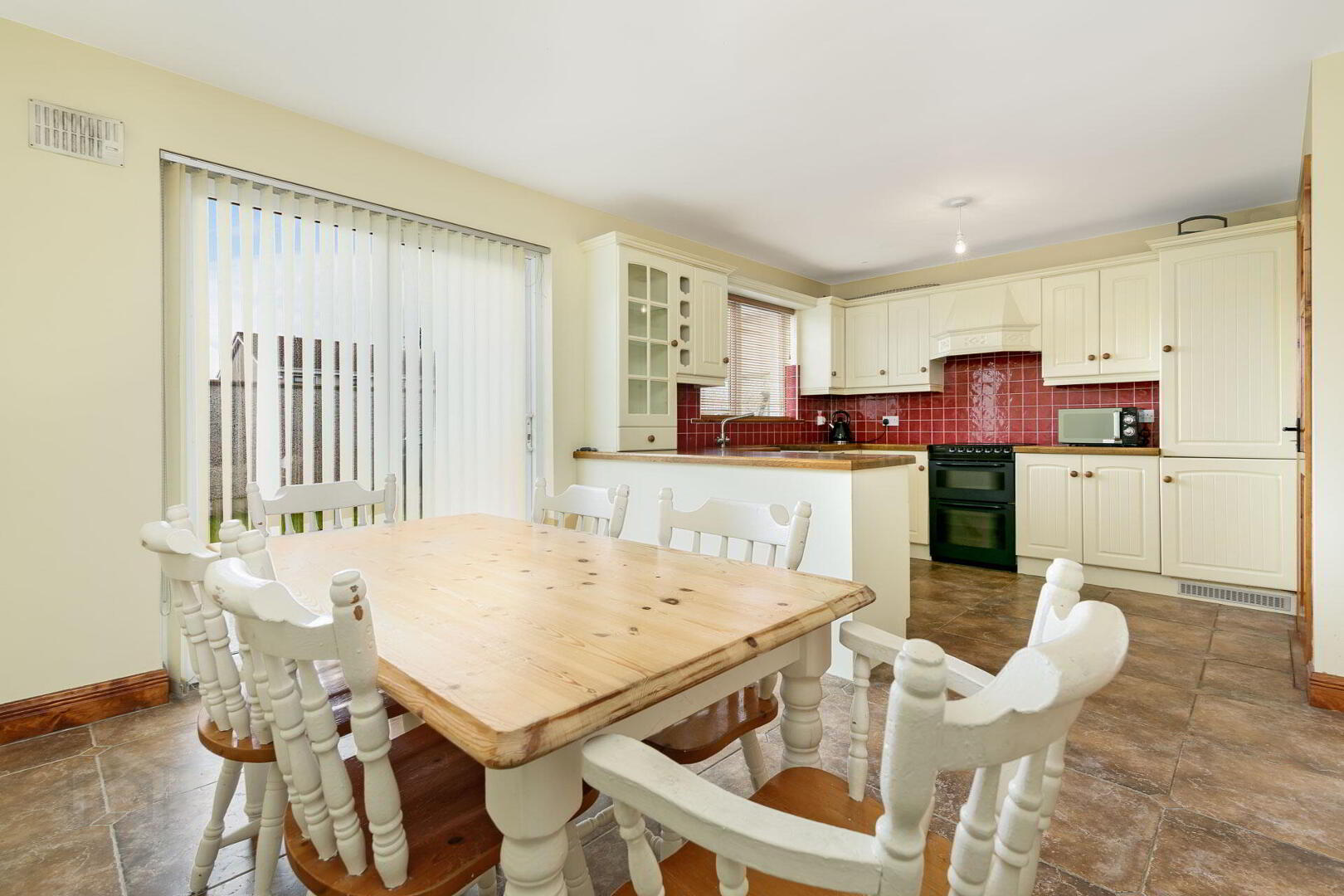 2 Oakfield Court 6 of 20