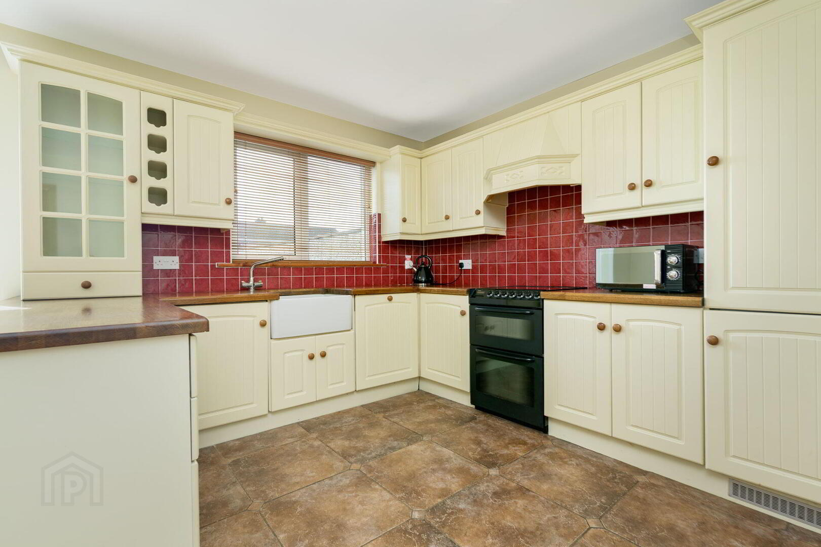 2 Oakfield Court 7 of 20