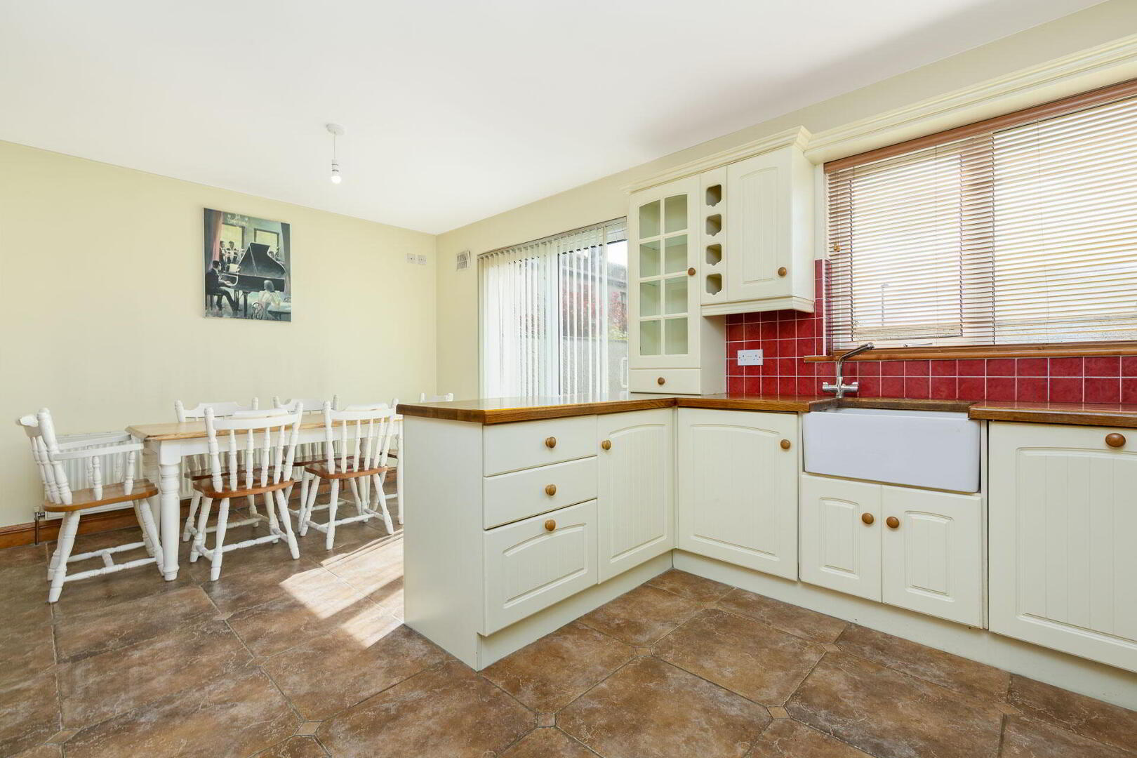 2 Oakfield Court 8 of 20