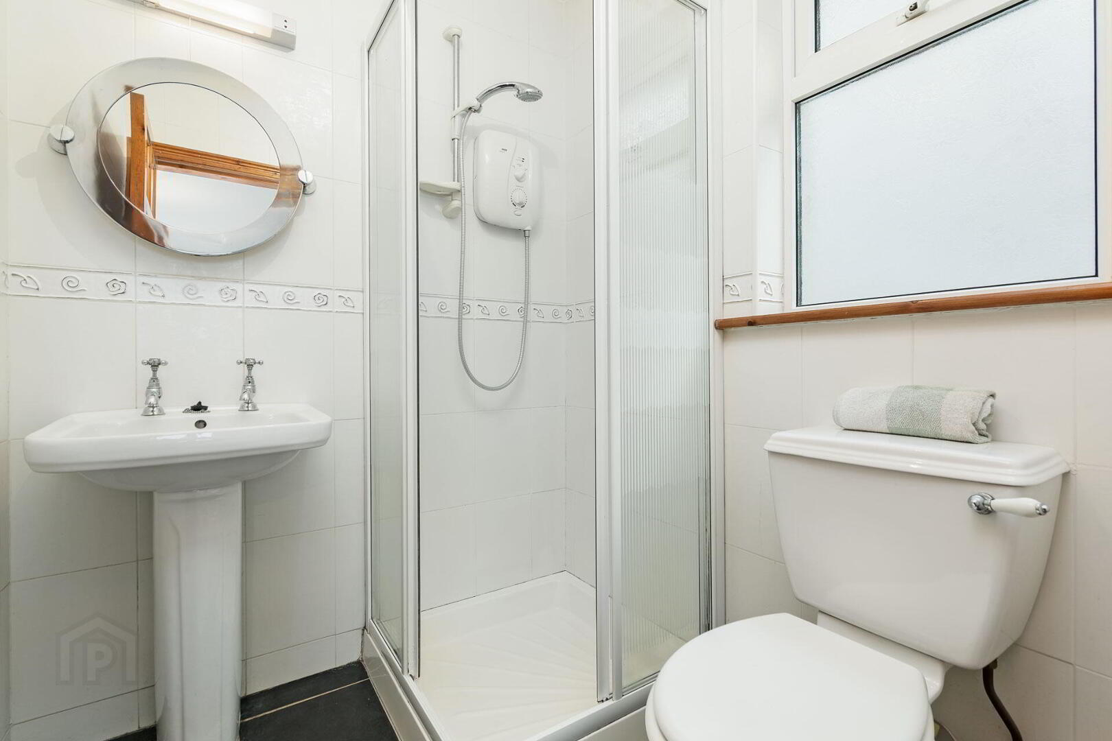 2 Oakfield Court 13 of 20