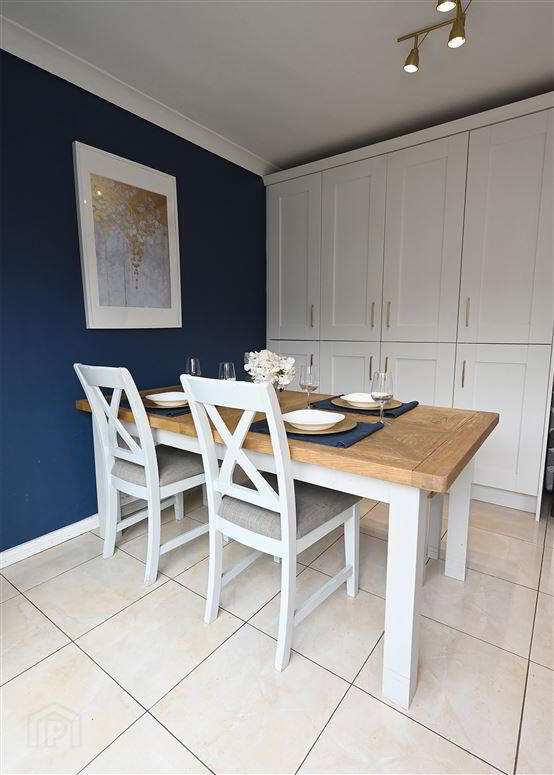 30 Upper Clevedon 7 of 54