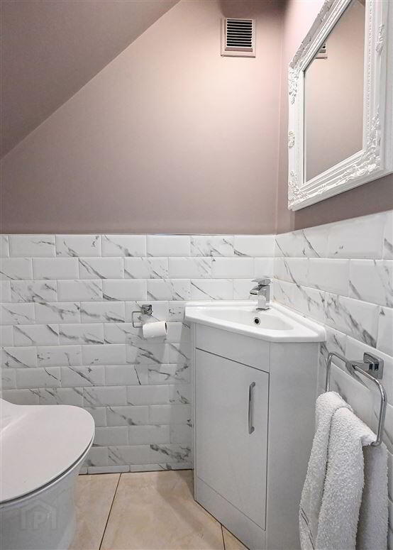 30 Upper Clevedon 12 of 54