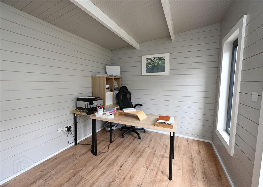 30 Upper Clevedon 23 of 54