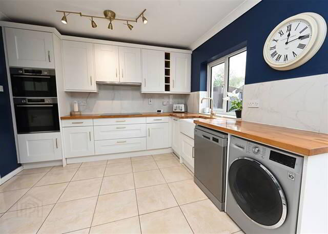 30 Upper Clevedon 33 of 54
