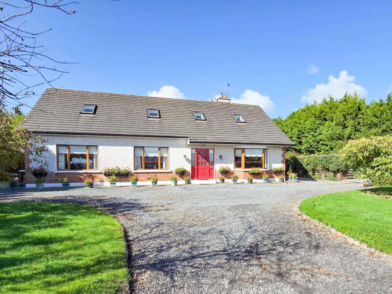 6 Bed On 3 Acres 1 of 34