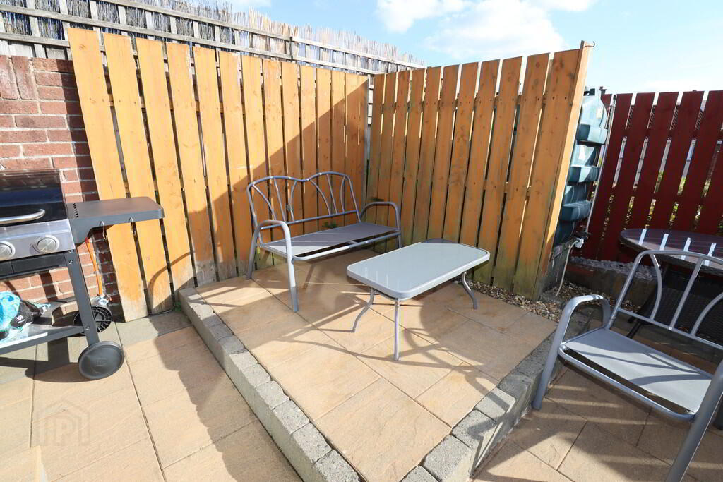 15 Burnthill Gardens 23 of 23