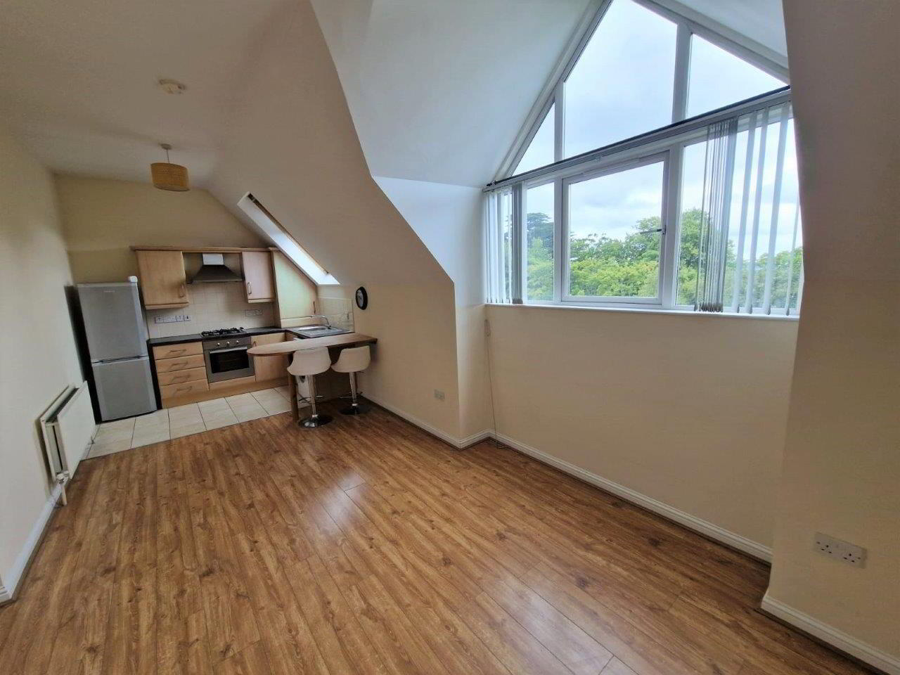 33 Glenmount Manor 4 of 8