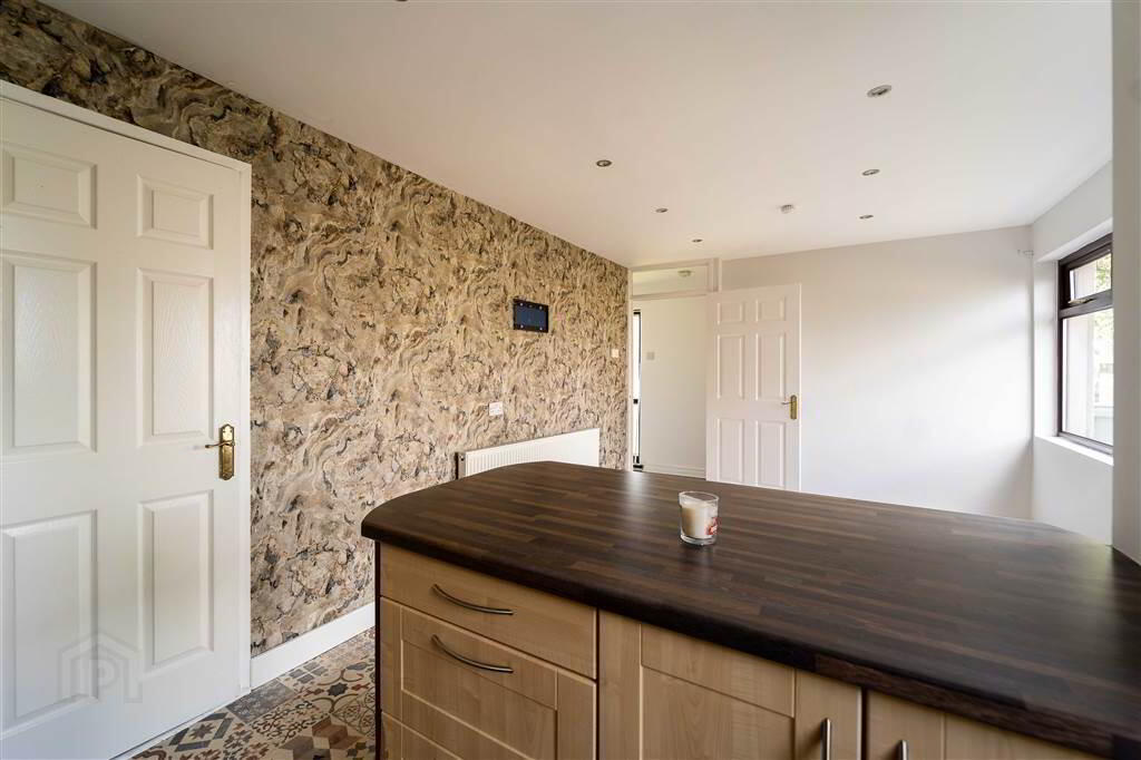 19 Rathgill Avenue 7 of 27