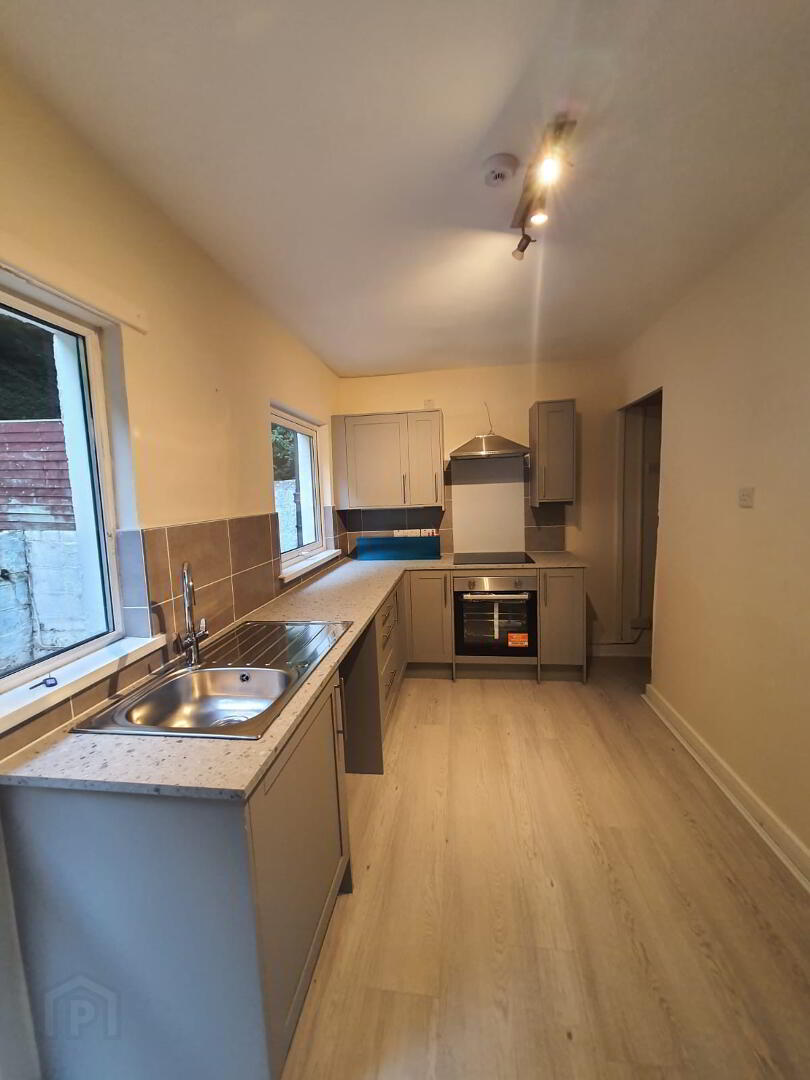 48 Fortwilliam Crescent 3 of 13
