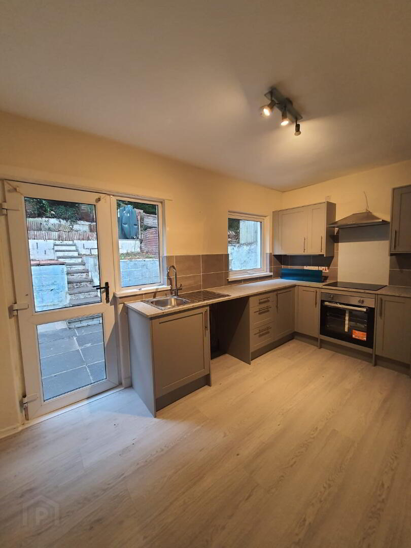 48 Fortwilliam Crescent 4 of 13